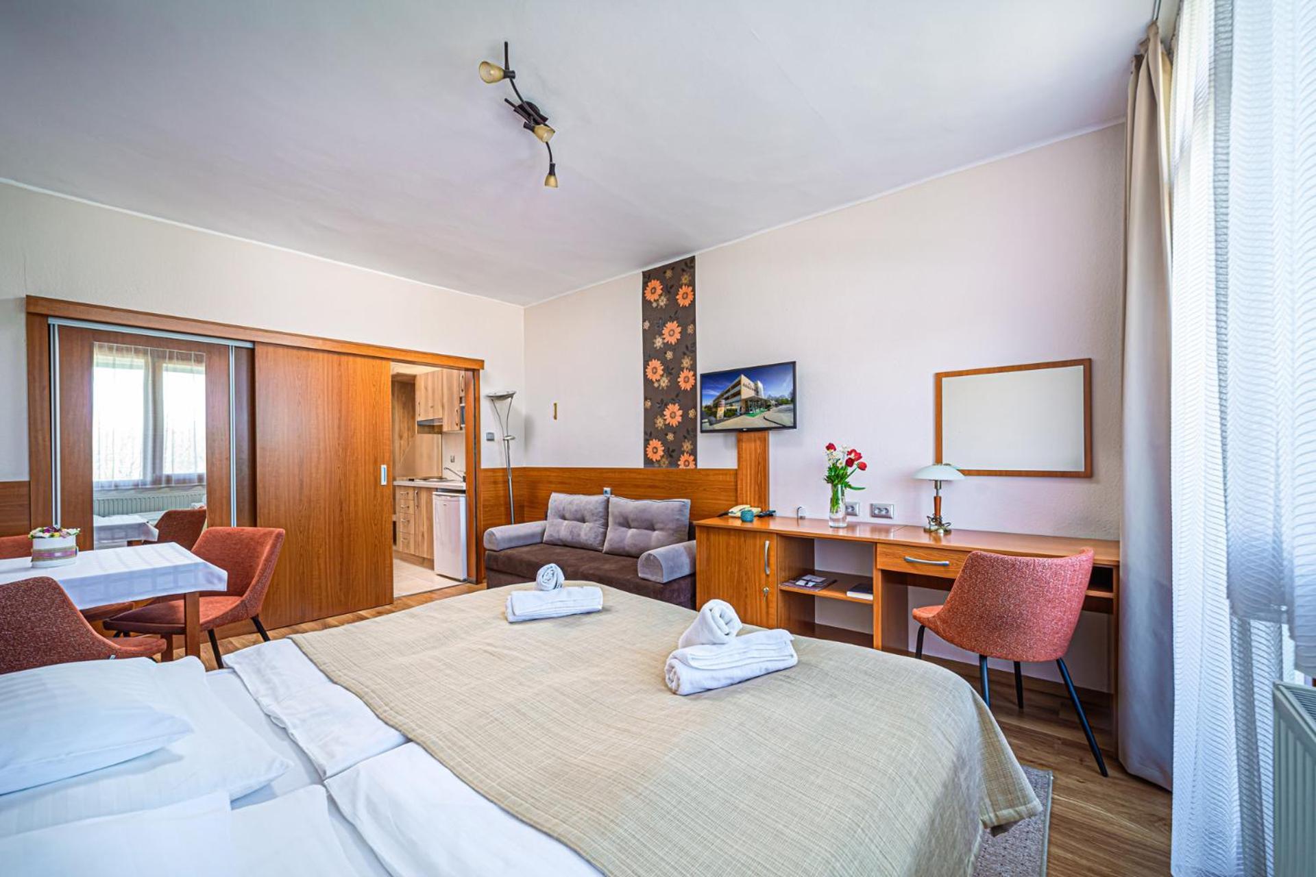 Apartman Hotel Buk Luaran gambar