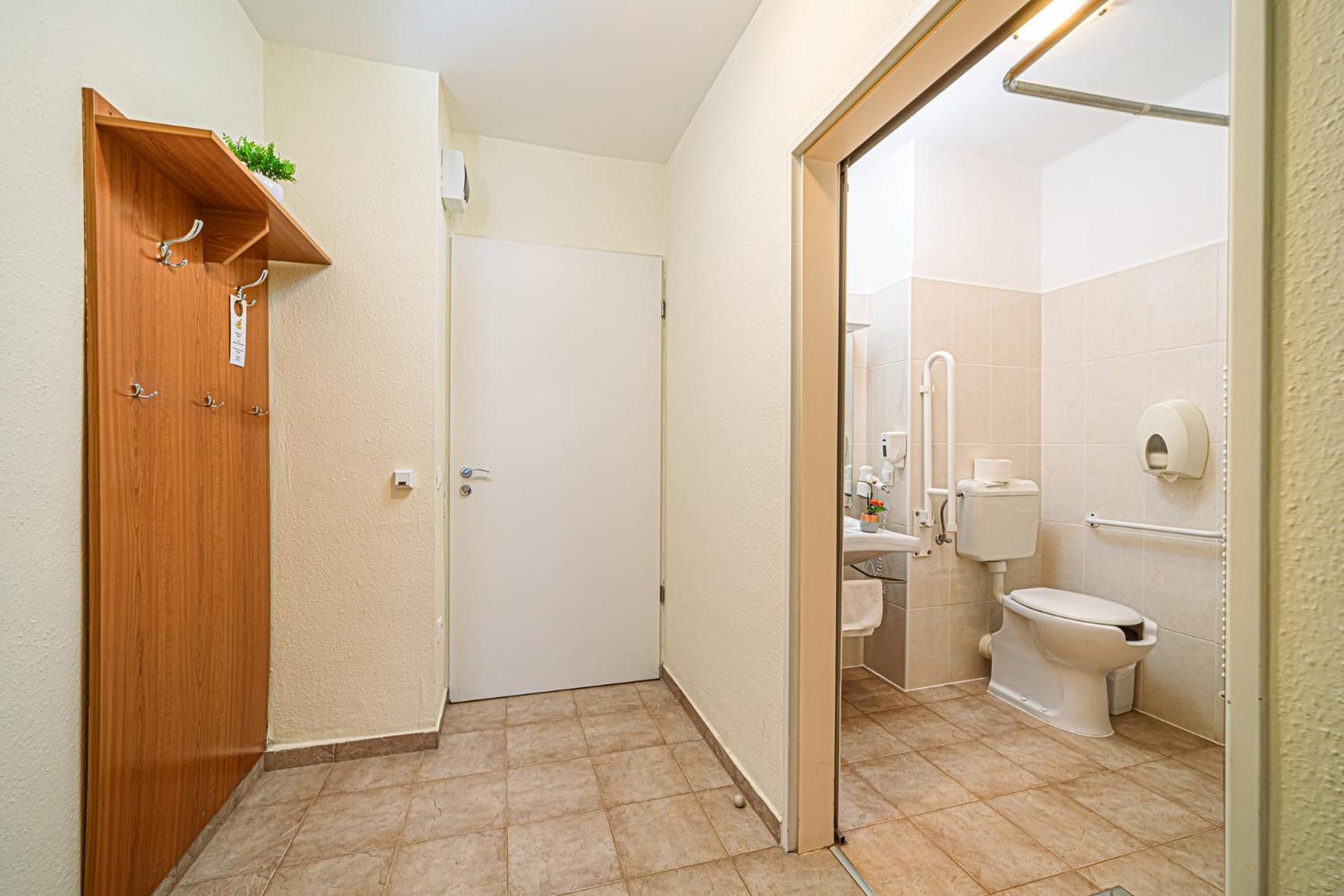 Apartman Hotel Buk Luaran gambar