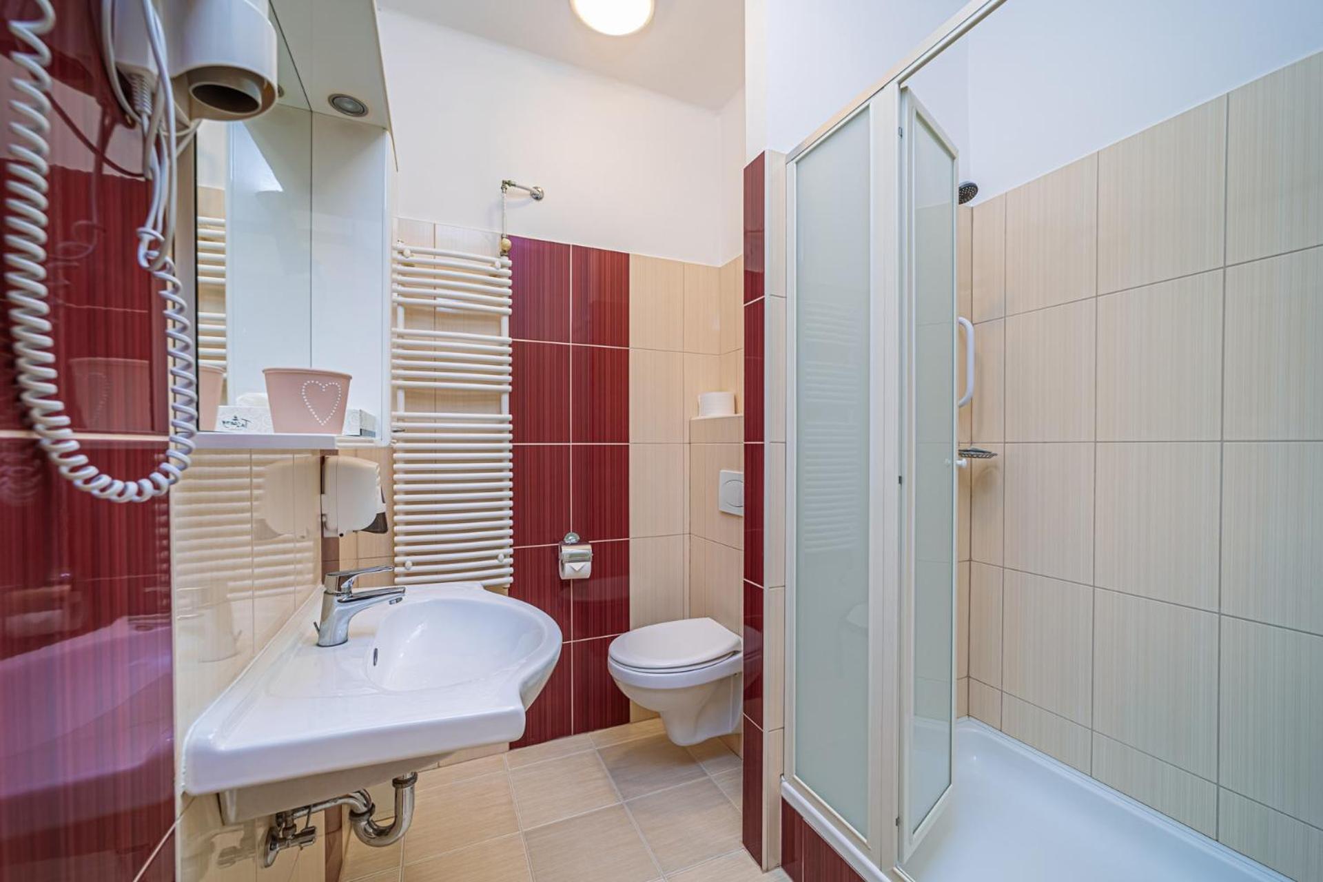 Apartman Hotel Buk Luaran gambar