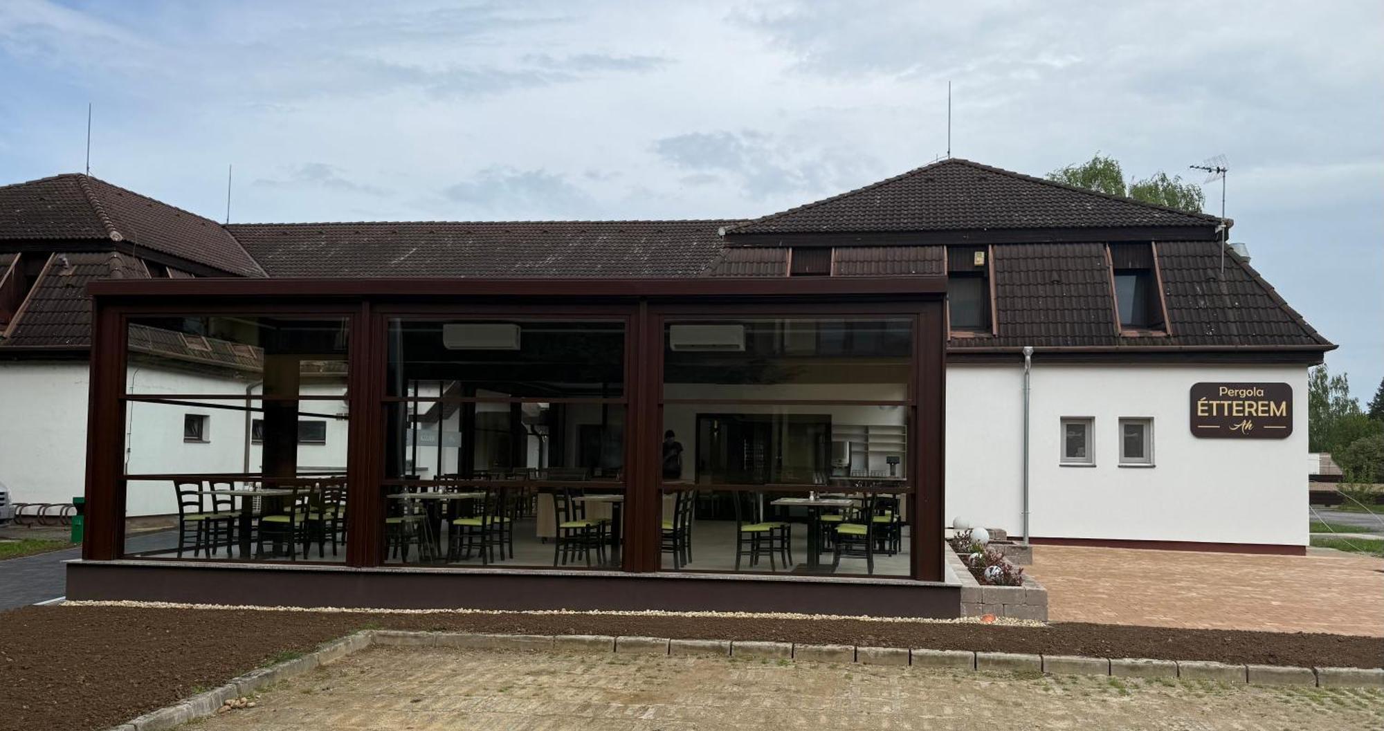 Apartman Hotel Buk Luaran gambar