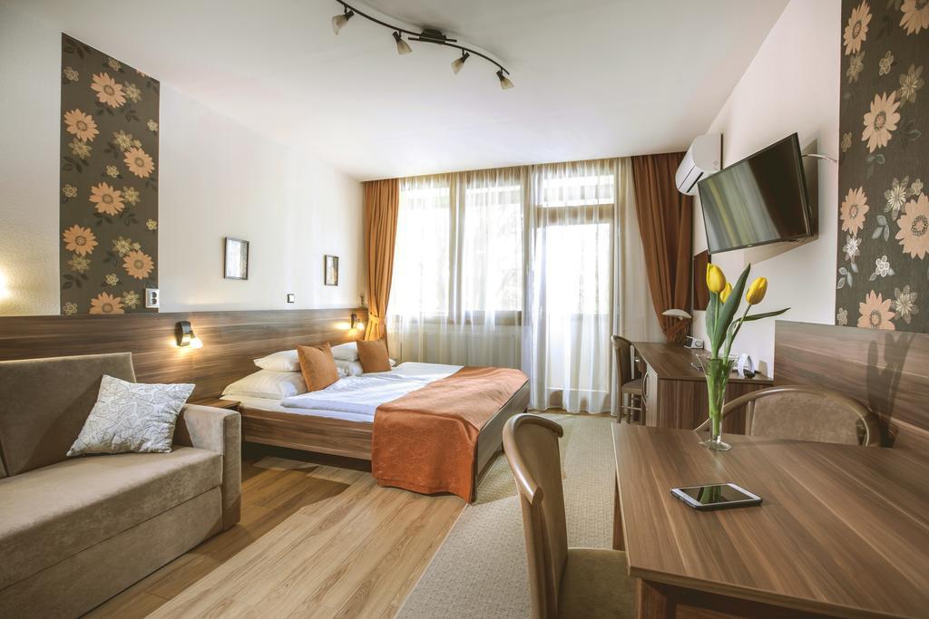 Apartman Hotel Buk Luaran gambar