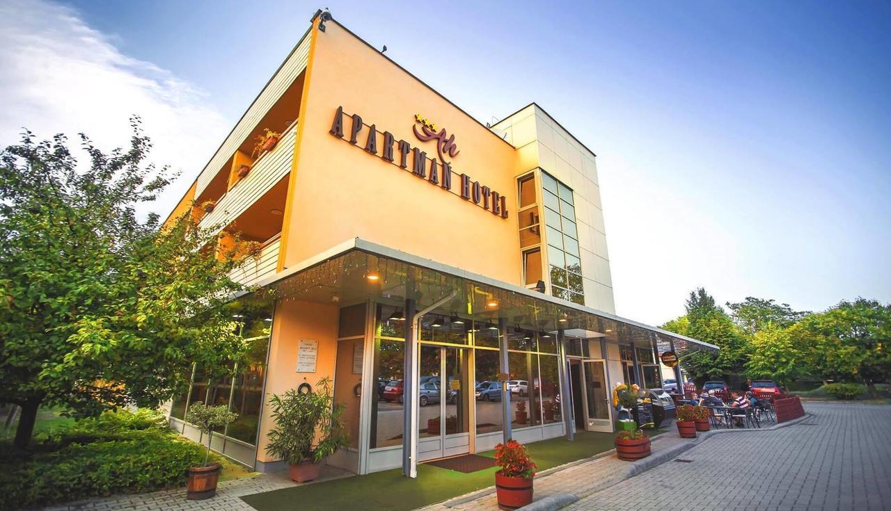 Apartman Hotel Buk Luaran gambar