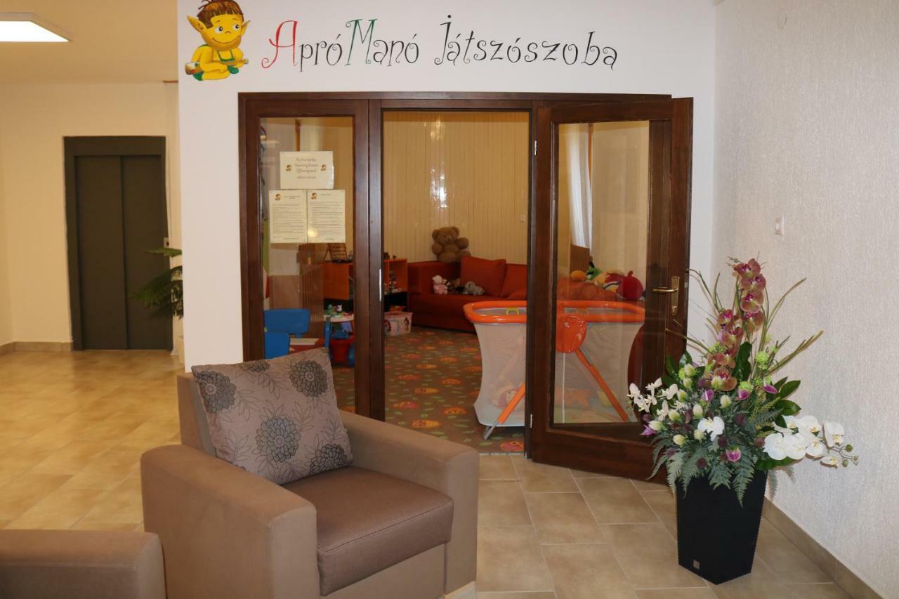 Apartman Hotel Buk Luaran gambar