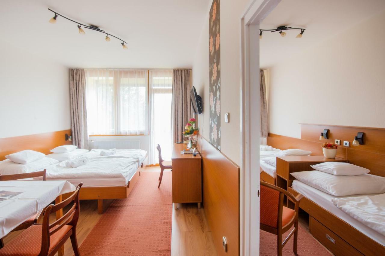 Apartman Hotel Buk Bilik gambar