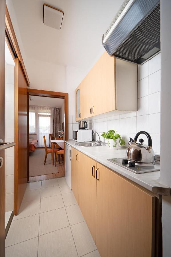 Apartman Hotel Buk Luaran gambar